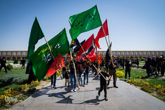 عزدارای ظهر عاشورا در میدان امام(ره) اصفهان