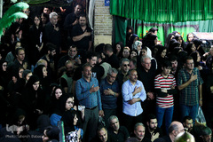 آیین سنتی نخل گردانی و عزاداری ظهر عاشورا در تکیه بزرگ تجریش