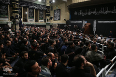 مراسم عزاداری شب شام غریبان حسینی(ع) در حسینیه امام‌خمینی(ره)