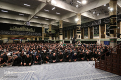 مراسم عزاداری شب شام غریبان حسینی(ع) در حسینیه امام‌خمینی(ره)