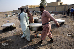 پخت 10هزار غذای عزاداران عاشورای حسینی/ جازموریان