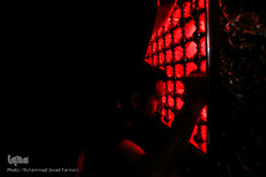 حرم مطهر امام حسین(ع) در شام غریبان