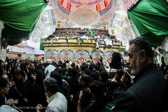 حرم مطهر امام حسین(ع) در شام غریبان