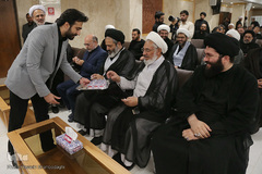 ⁨رونمایی از پوستر و لوگوی شعار اربعین 1398⁩