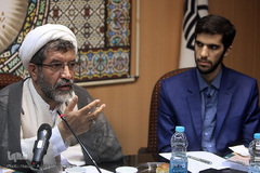 نشست نقد و بررسی کتاب «تکوین نهاد مرجعیت تقلید شیعه» 