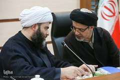 حجت الاسلام سید سعیدرضا عاملی، دبیر شورای عالی انقلاب فرهنگی و حجت الاسلام محمد قمی، رئیس سازمان تبلیغات اسلامی در جلسه شورای توسعه فرهنگ قرآنی