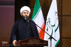 حجت الاسلام محمد قمی، رئیس سازمان تبلیغات اسلامی در اختتامیه سومین دوره کتاب سال عاشورا