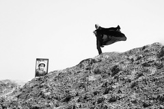 دیار نزدیک، مجموعه‌ای که ارادت و اشتیاق مردم به قهرمانان هشت ساله جنگ تحمیلی را به نمایش می‌گذارد.