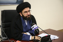 حجت‌الاسلام والمسلمین سیدمصطفی حسینی، رئیس مرکز امور قرآنی سازمان اوقاف و امور خیریه در نشست خبری چهل و دومین دوره مسابقات سراسری قران کریم