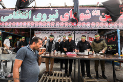 زائران و موکب‌داران در پایانه مرزی چذابه