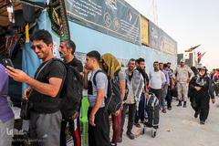 زائران و موکب‌داران در پایانه مرزی چذابه