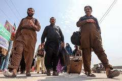 خروج اتباع خارجی از مرز بین‌المللی شلمچه