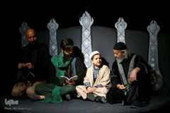 نمایش عاشورایی "پشت دیوار عمارت"