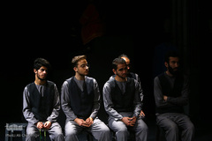 نمایش عاشورایی "پشت دیوار عمارت"