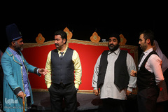 نمایش عاشورایی "پشت دیوار عمارت"