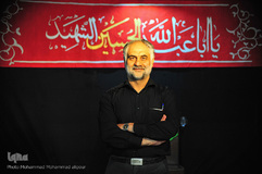 عبدالعظیم محمدزاده، 51 ساله، کارمند ثبت احوال. از 4 سالگی روضه می‌رفته است، می‌گویم: امام حسین(ع). می‌گوید: آرام جانم حسین(ع).