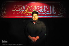 محمدحسین آل‌مبارک، 21 ساله، دانشجو. از 5 سالگی روضه می‌رفته است. می‌گویم: امام حسین(ع). می‌گوید: عشق.