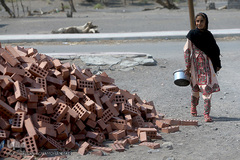 توزیع 5000هزار غذای نذری هم نمک در اربعین منطقه محروم جازموریان