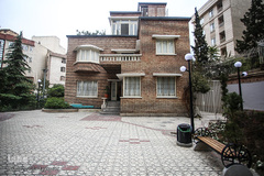 خانه موزه معمار لُرزاده