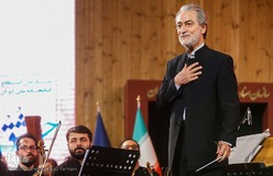 اجرای موسیقی فیلم روز واقعه به رهبری و آهنگسازی مجید انتظامی در مراسم اختتامیه آیین ملی «چله عشق»
