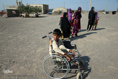 توزیع لوازم التحریر هم نمک در جازموریان