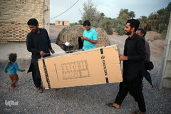 توزیع لوازم التحریر هم نمک در جازموریان