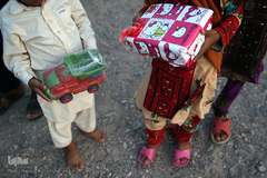 توزیع لوازم التحریر هم نمک در جازموریان