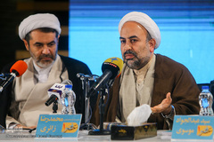 نشست گفت و گوی و بررسی کتاب تقاطع انقلاب