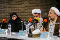 نشست گفت و گوی و بررسی کتاب تقاطع انقلاب