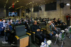 نشست گفت و گوی و بررسی کتاب تقاطع انقلاب