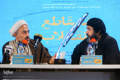 نشست گفت و گوی و بررسی کتاب تقاطع انقلاب