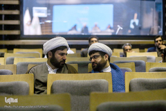 نشست گفت و گوی و بررسی کتاب تقاطع انقلاب