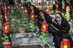 مراسم غبار روبی گلزار شهدای بهشت زهراء توسط بسیجیان