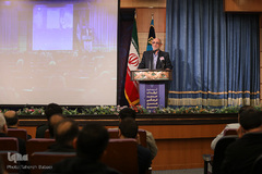 حسین مظفر وزیر اسبق آموزش و پرورش در آئین رونمایی از تولیدات جدید فرهنگی و هنری بسیج