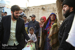 جشن ازدواج زوج جهادگر در میان اهالی محروم کوره پزخانه‌های اسلام آباد نظامی شهرری