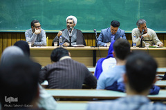 از راست حسن حضرتی، سید احمدرضا خضری و رسول جعفریان در نشست تاریخنگاری سیدجعفر مرتضی عاملی
