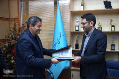 امضای تفاهم‌نامه راه‌اندازی اندیشکده تعاون توسط محمدجعفر کبیری، معاون امور تعاون وزارت تعاون، کار و رفاه اجتماعی و سیدمحمدجواد شوشتری، رئیس سازمان قرآنی دانشگاهیان کشور