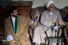 حضور جمعی از جامعه قرآنی در منزل حجت‌الاسلام والمسلمین محمدرضا شهید‌ی‌پور، پیشکسوت قرآنی