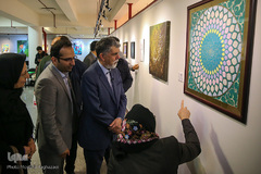 بازدید سیدعباس صالحی، وزیر فرهنگ و ارشاد اسلامی از نمایشگاه آثار جشنواره ملی هنری «همام»