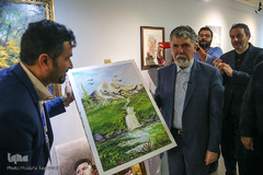 بازدید سیدعباس صالحی، وزیر فرهنگ و ارشاد اسلامی از نمایشگاه آثار جشنواره ملی هنری «همام»