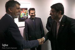  وحید قبادی‌دانا، رئیس سازمان بهزیستی و سیدعباس صالحی، وزیر فرهنگ و ارشاد اسلامی در نمایشگاه آثار جشنواره ملی هنری «همام» 