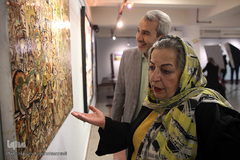 بازدید مرضیه برومند، بازیگر و کارگردان تلویزیون از نمایشگاه آثار برگزیده جشنواره ملی و هنری «همام»
