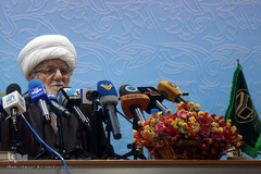  آیت‏ الله محمد علی تسخیری، رئیس شورای عالی مجمع جهانی تقریب مذاهب اسلامی 