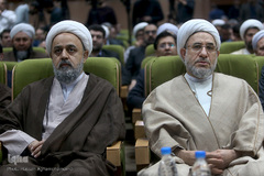 آیت‌الله محسن اراکی، دبیرکل سابق مجمع جهانی تقریب مذاهب اسلامی و حجت‌الاسلام و المسلمین حمید شهریاری، دبیرکل جدید مجمع جهانی تقریب مذاهب اسلامی