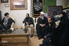 حضور رهبر معظم انقلاب در منزل سردار شهید سپهبد سلیمانی