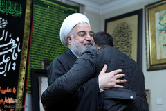 حضور رئیس جمهور در منزل سردار شهید سپهبد حاج قاسم سلیمانی