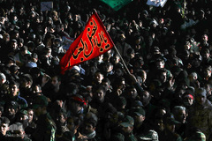 مراسم اقامه نماز بر پیکر مطهر سپهبد شهید حاج قاسم سلیمانی و همرزمان شهیدش با حضور رهبر معظم انقلاب