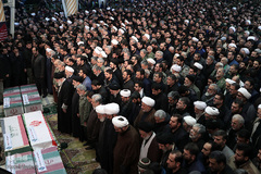 مراسم اقامه نماز بر پیکر مطهر سپهبد شهید حاج قاسم سلیمانی و همرزمان شهیدش با حضور رهبر معظم انقلاب