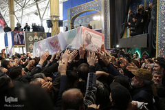 مراسم اقامه نماز بر پیکر مطهر سپهبد شهید حاج قاسم سلیمانی و همرزمان شهیدش با حضور رهبر معظم انقلاب