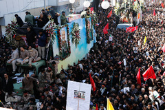 تشییع پیکر مطهر شهید سپهبد سلیمانی در کرمان